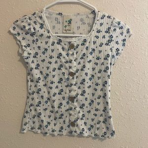 This shirt is cotton very very trendy
